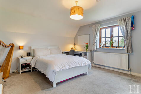 8637609-interiorW...