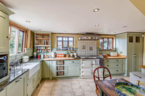 8640802-interior1...