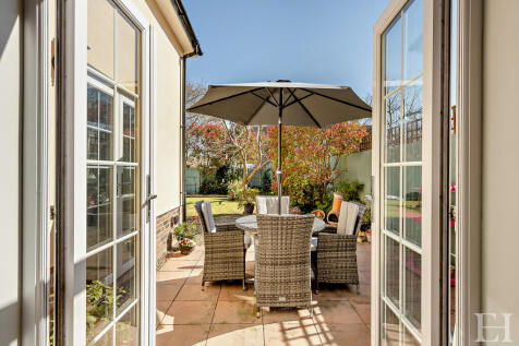 8643242-interiorW...