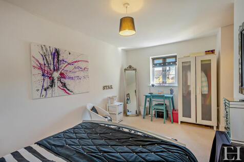 8643242-interiorW...