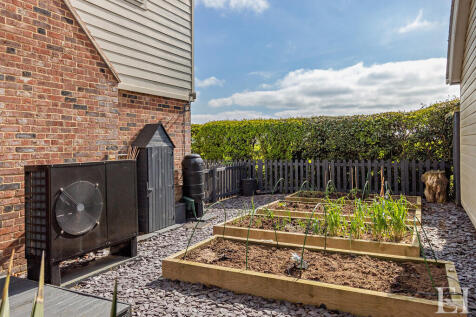 8643139-exteriorW...