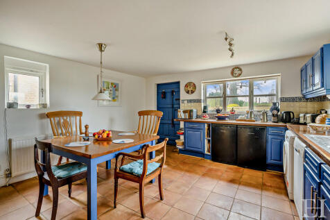 8642411-interiorW...