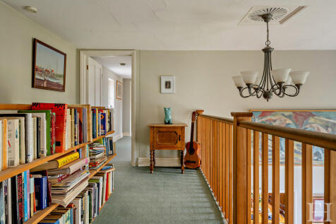 8642411-interiorW...