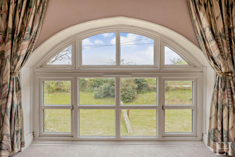 8642411-interiorW...
