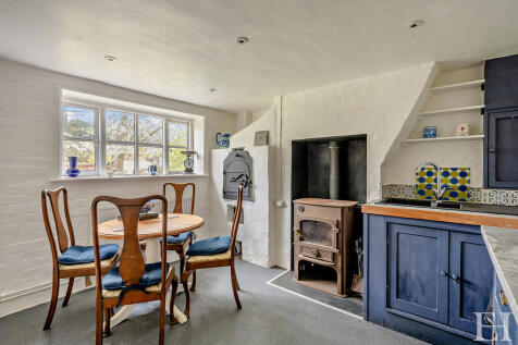 8642411-interiorW...