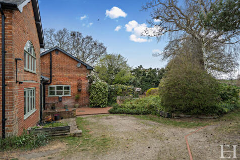 8642411-exteriorW...
