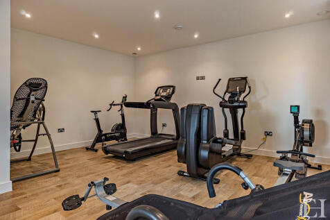 8643938-interiorW...