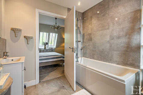 8643938-interiorW...