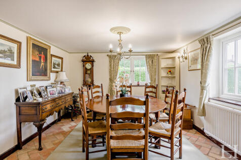 8647829-interiorW...