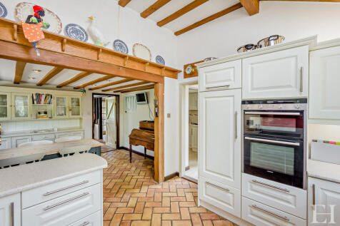 8647829-interiorW...