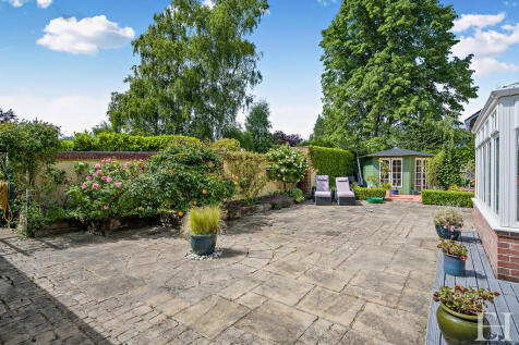 8647829-exteriorW...