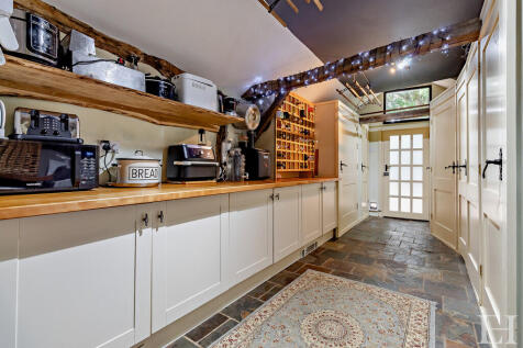 8648440-interiorW...