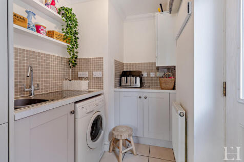8649888-interiorW...