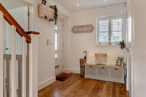 8643139-interior1...