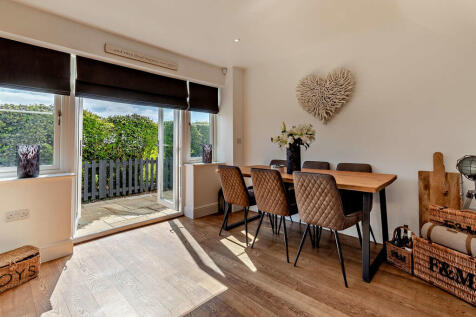 8643139-interior1...