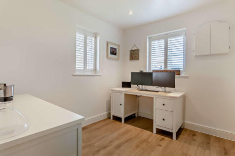 8643139-interior0...
