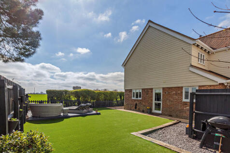 8643139-exterior0...