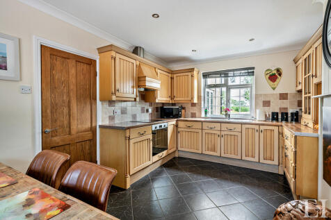 8608488-interiorW...