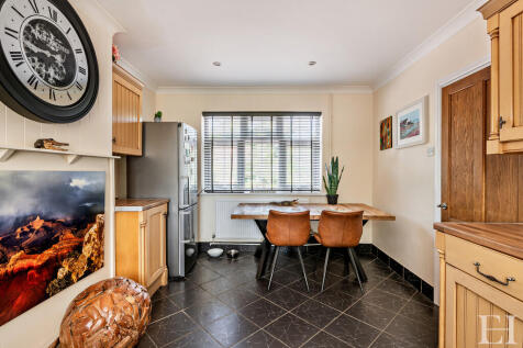 8608488-interiorW...