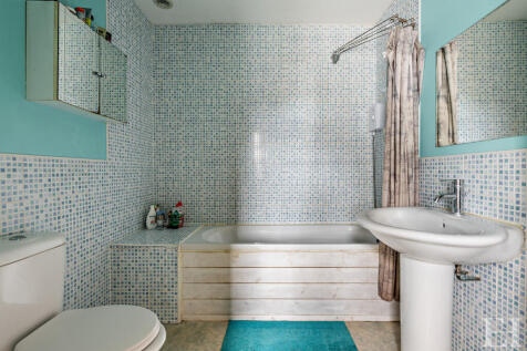 8608488-interiorW...