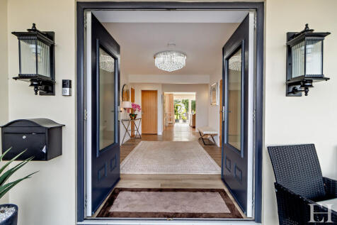 8614983-exteriorW...
