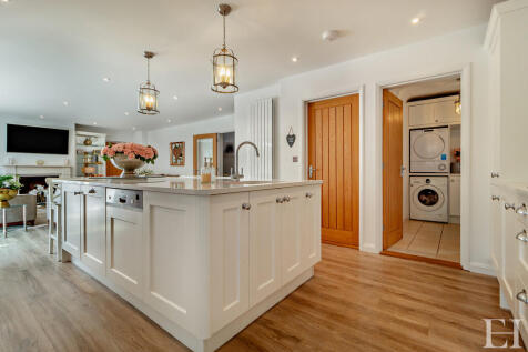 8614983-interiorW...
