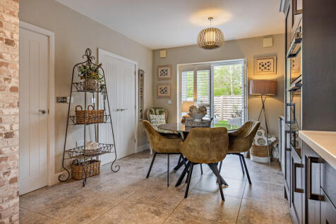 8643938-interior1...