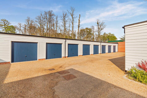 8643938-exterior2...