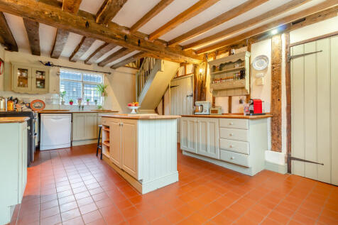 8594344-interior0...