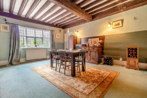 8594344-interior1...