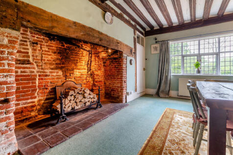 8594344-interior1...