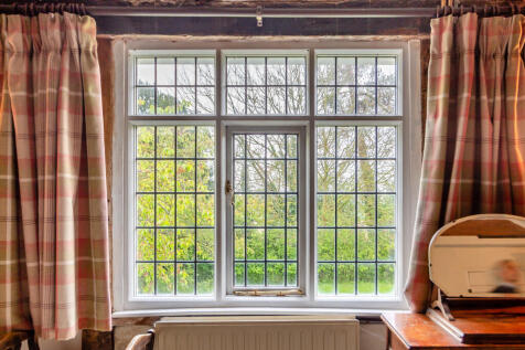 8594344-interior3...