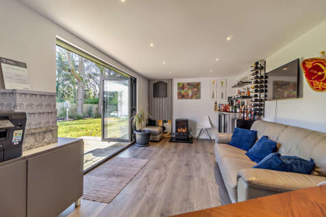 8634681-interior1...