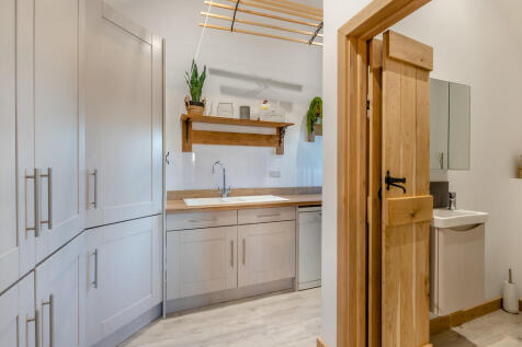 8629517-interior2...