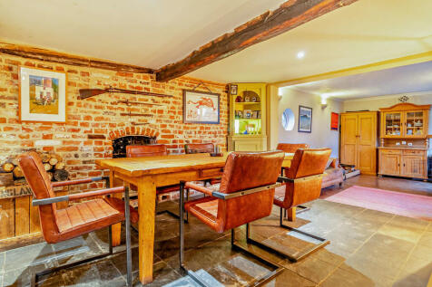 8580310-interior0...