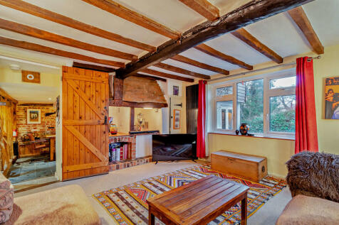 8580310-interior1...