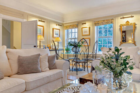 8632598-interior2...