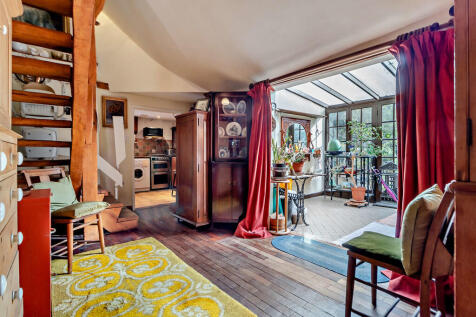 8625073-interior1...