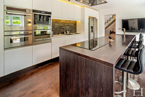 8605532-interiorW...