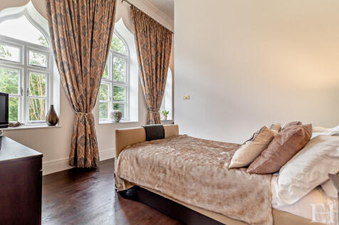8605532-interiorW...