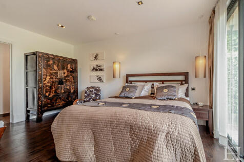 8605532-interiorW...