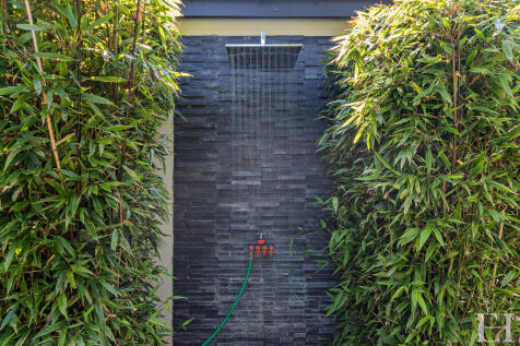 8605532-exteriorW...