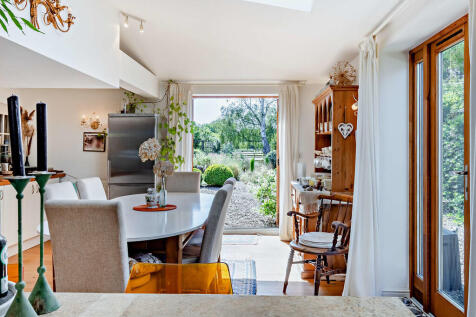 8655309-interior0...