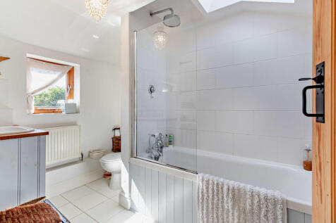 8655309-interior1...