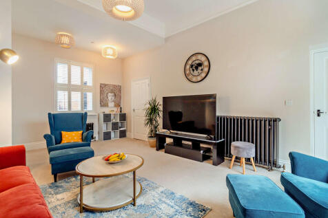 8548537-interior1...