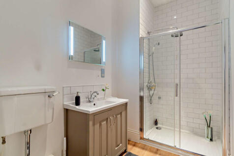 8548537-interior1...