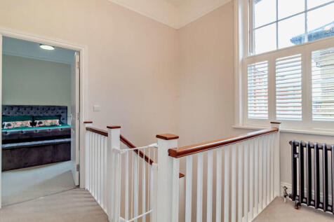 8548537-interior2...