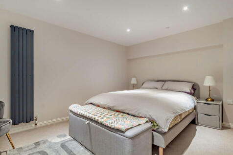 8548537-interior1...