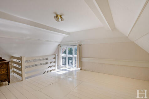 8659306-interiorW...
