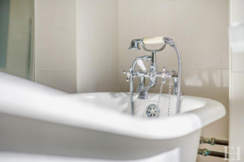 8659306-interiorW...